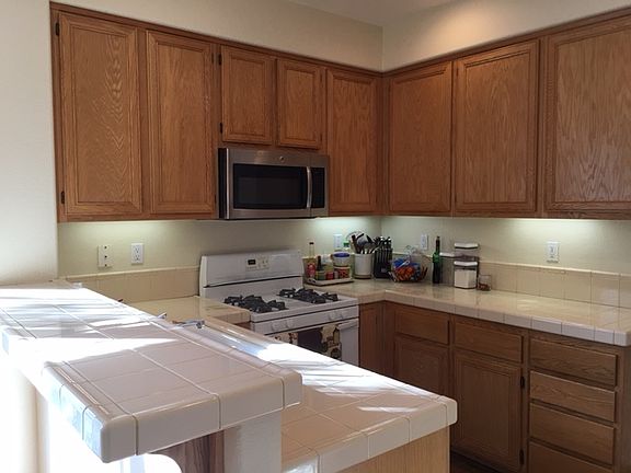 2nd image of 913 Teatro Cir