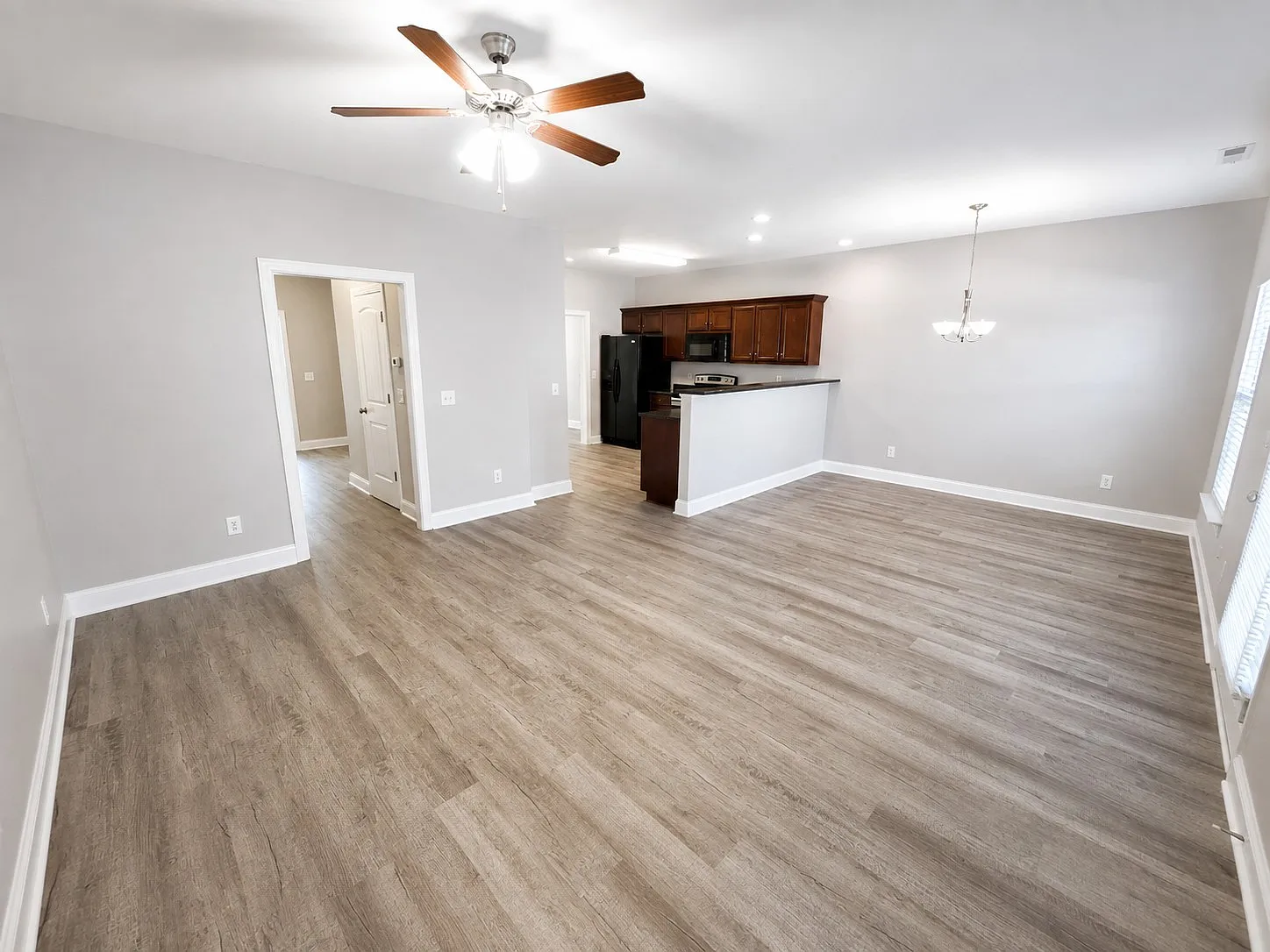2 bed, 2.5 bath, 1676 sqft, $1,850 — Photo 4