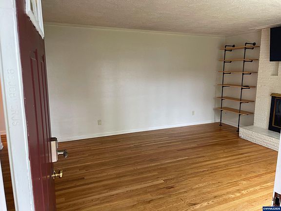3rd image of 1175 Donna Ave NE