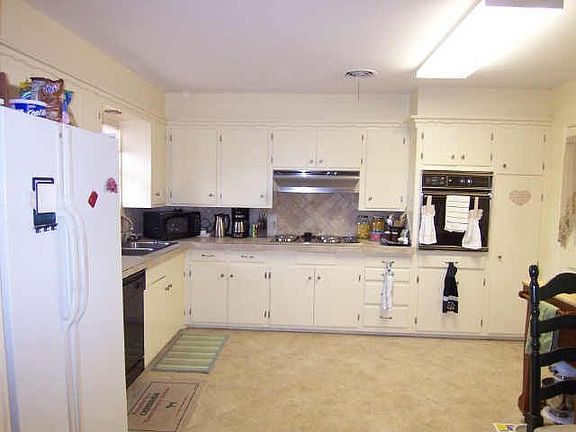 5th image of 1400 N Willis St