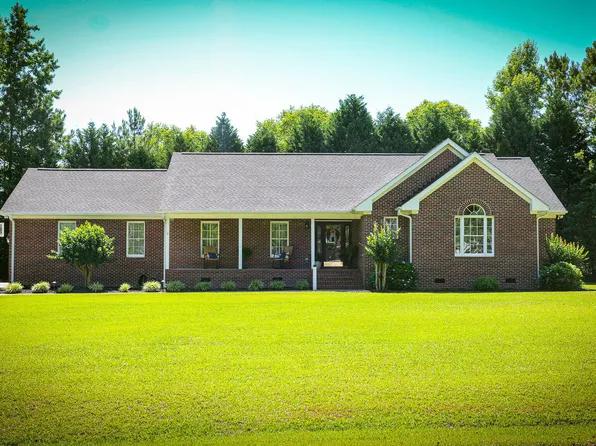 53 Candlewood Drive, Whiteville, NC 28472