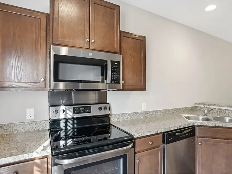 415 Olde Ivey Sq — Photo 6