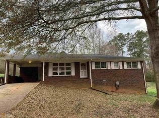 160 E Greenwood Dr, Carrollton, GA 30117