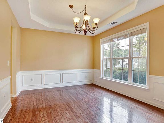 4th image of 15 Breckenridge Ct