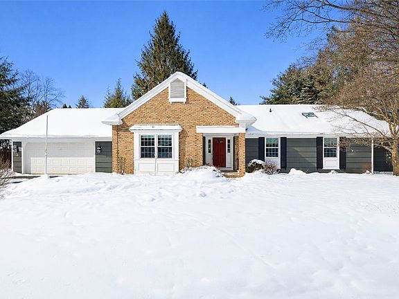 2nd image of 3 Prospect Hill Rd