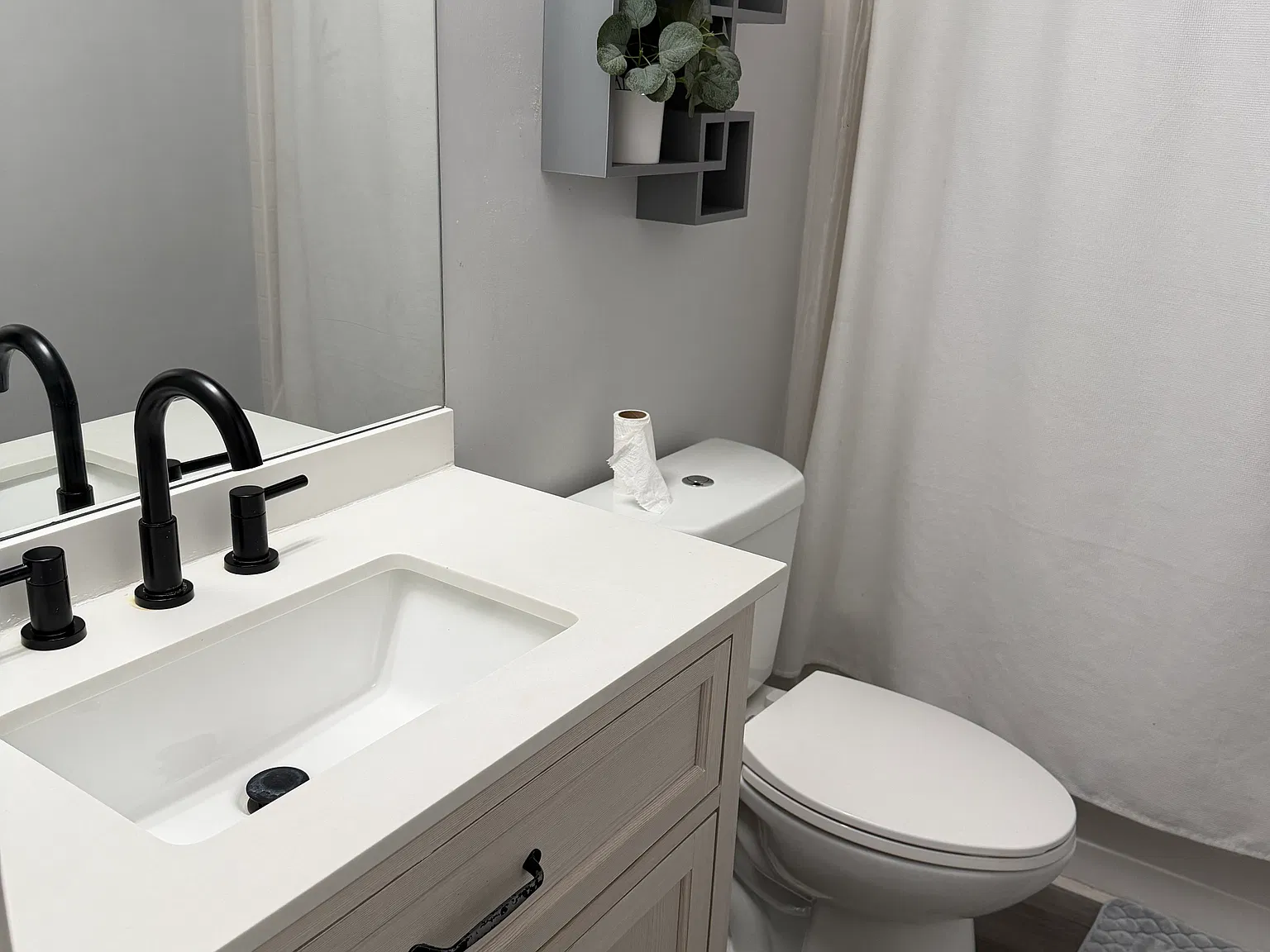 3 bed, 2.5 bath, 1800 sqft, $2,300 — Photo 4