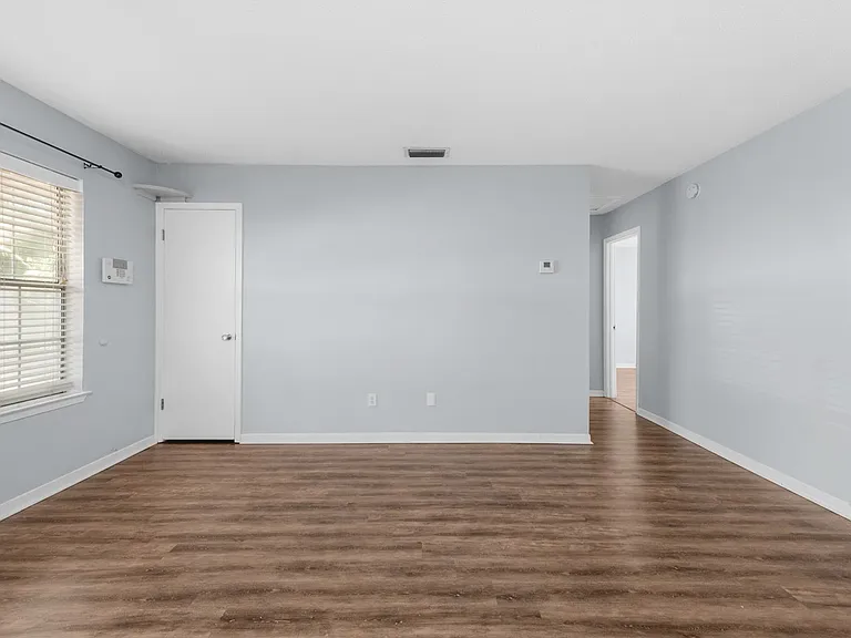 10150 Guidy Ln — Photo 3