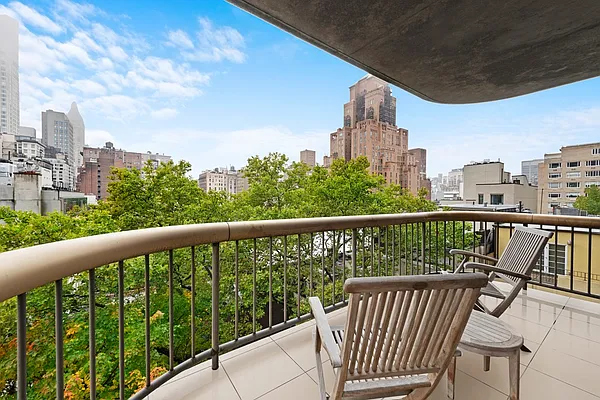 Sold by Douglas Elliman | media 8
