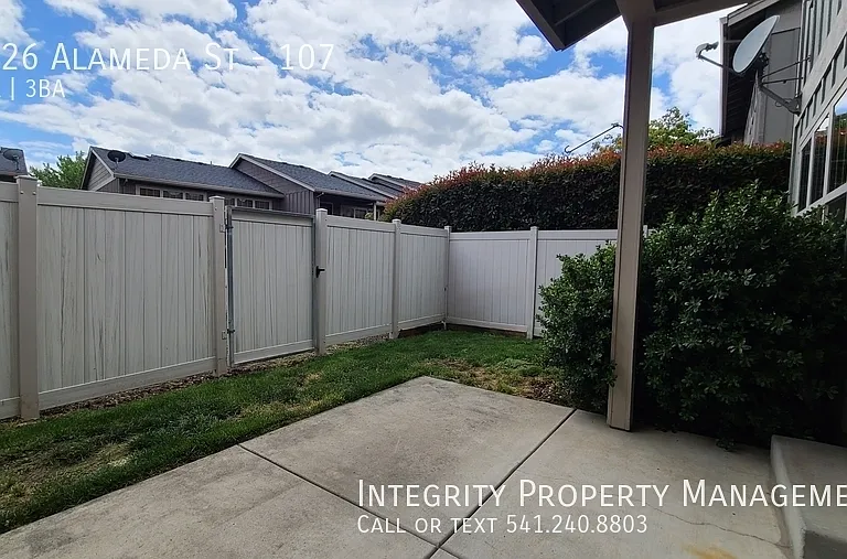 3126 Alameda St #107 — Photo 16