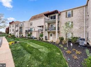1000 Country Club Rd #15, York, PA 17403