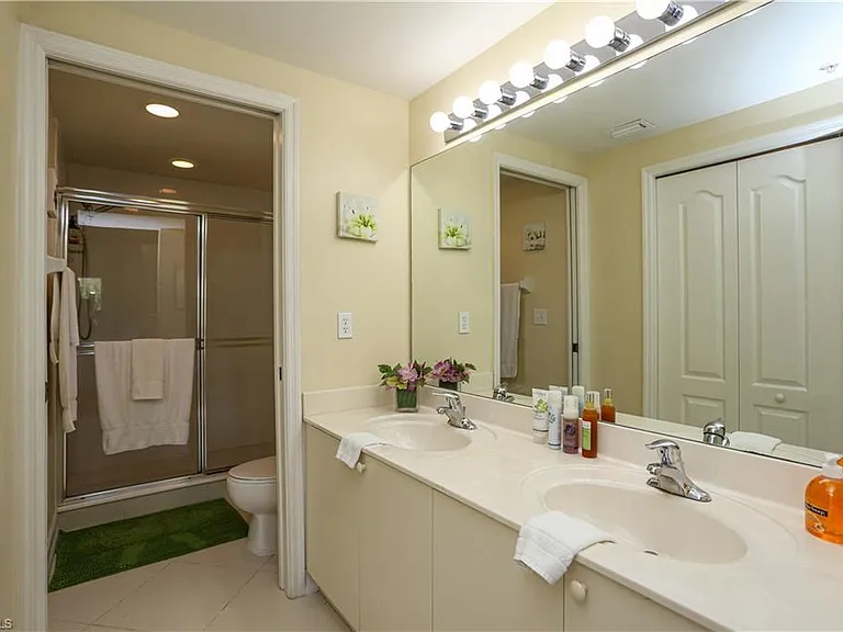 7819 Regal Heron Cir #201 — Photo 32