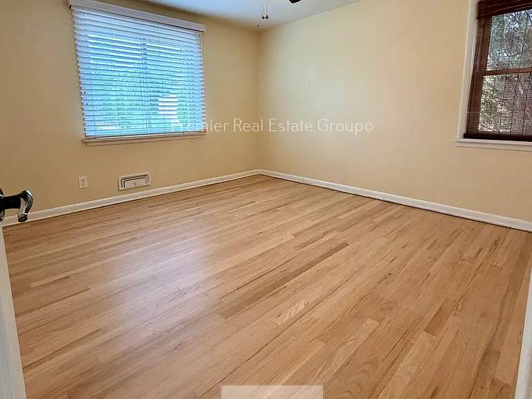 2140 Robin Dr — Photo 13