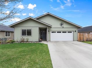 593 Freedom Ln, Metolius, OR 97741