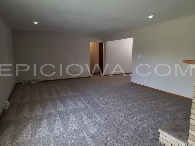 5006 Spencer Dr SW — Photo 3