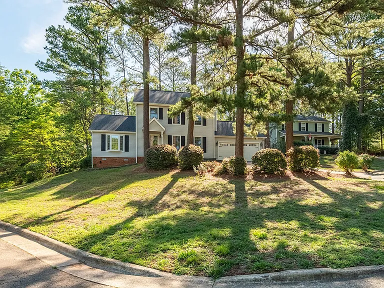 1 Trump Ct — Photo 3