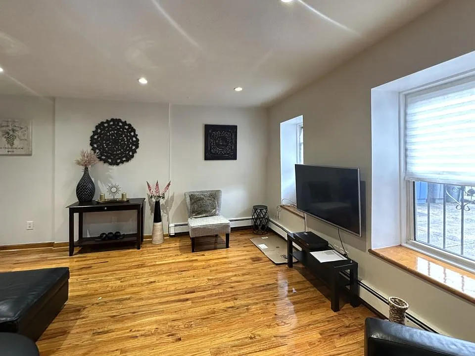 220 Lexington Ave #GARDEN