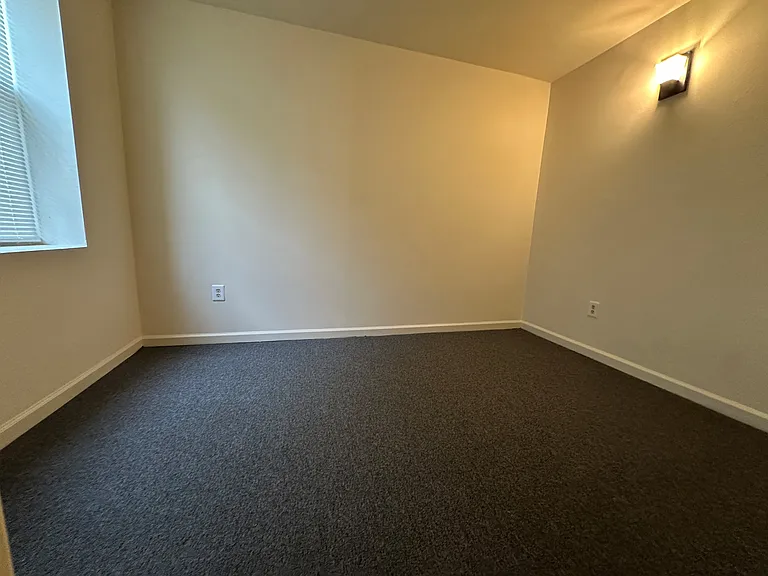 2621 E Thompson St #1 — Photo 5