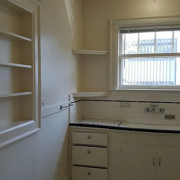 Lownsdale Apartments — Photo 27