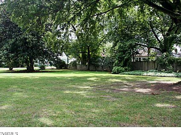 5th image of 1002 Blackstone Ave