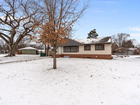5913 Halifax Pl, Brooklyn Center, MN 55429