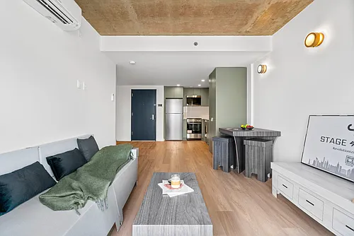 11 Weirfield St Photo 1