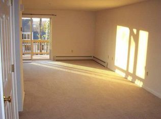 42 Constitution Dr, Fitchburg, MA 01420