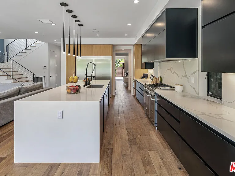 1037 Palms Blvd — Photo 9