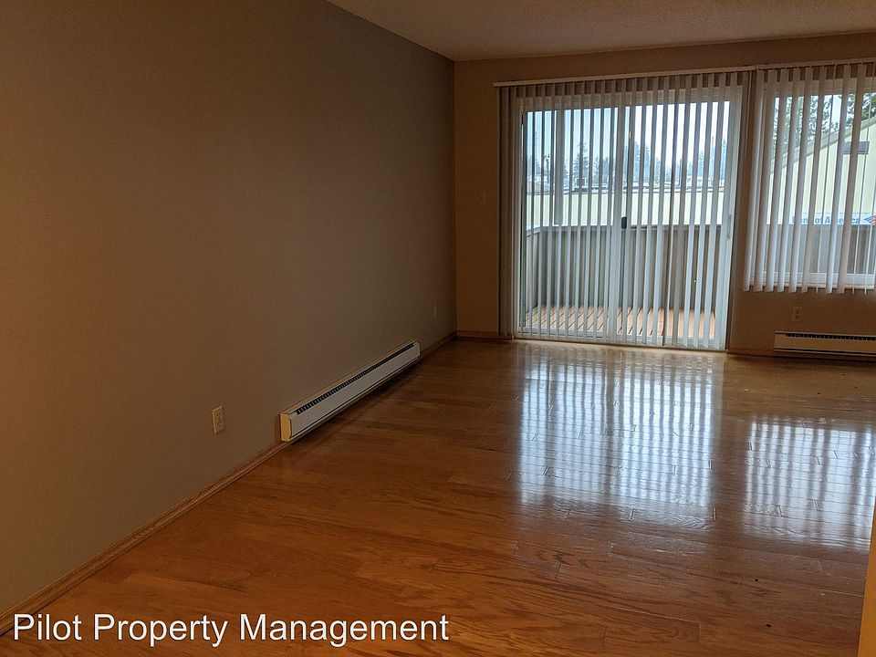 1st image of 18524 Linden Ave N APT 204