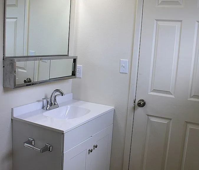 903 Green Ln — Photo 35
