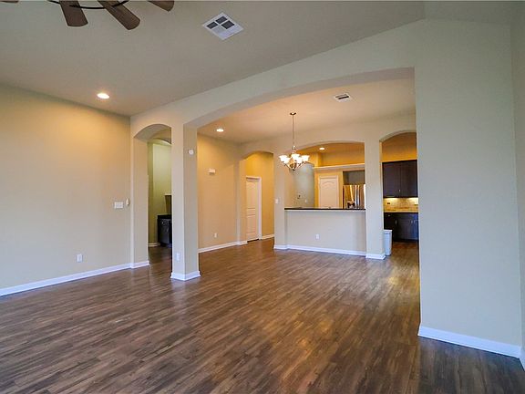 3rd image of 1090 Venice Dr