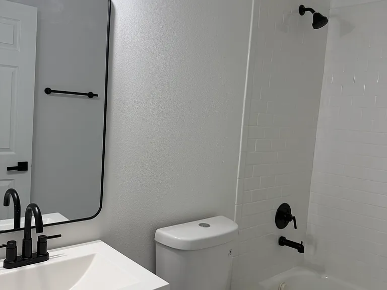 147 Vine St — Photo 13