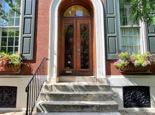 2135 Spruce St APT 3F, Philadelphia, PA 19103