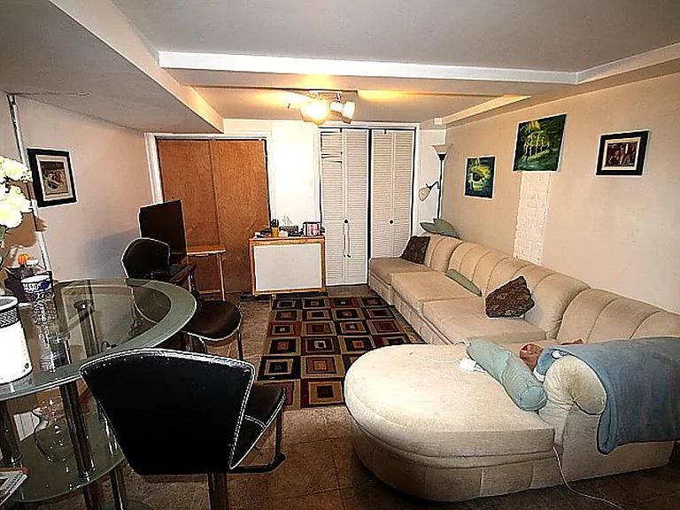 867 N Abingdon St #B — Photo 2