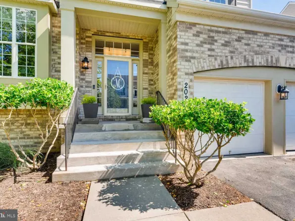 2027 Willowcrest Cir, Baltimore, MD 21209