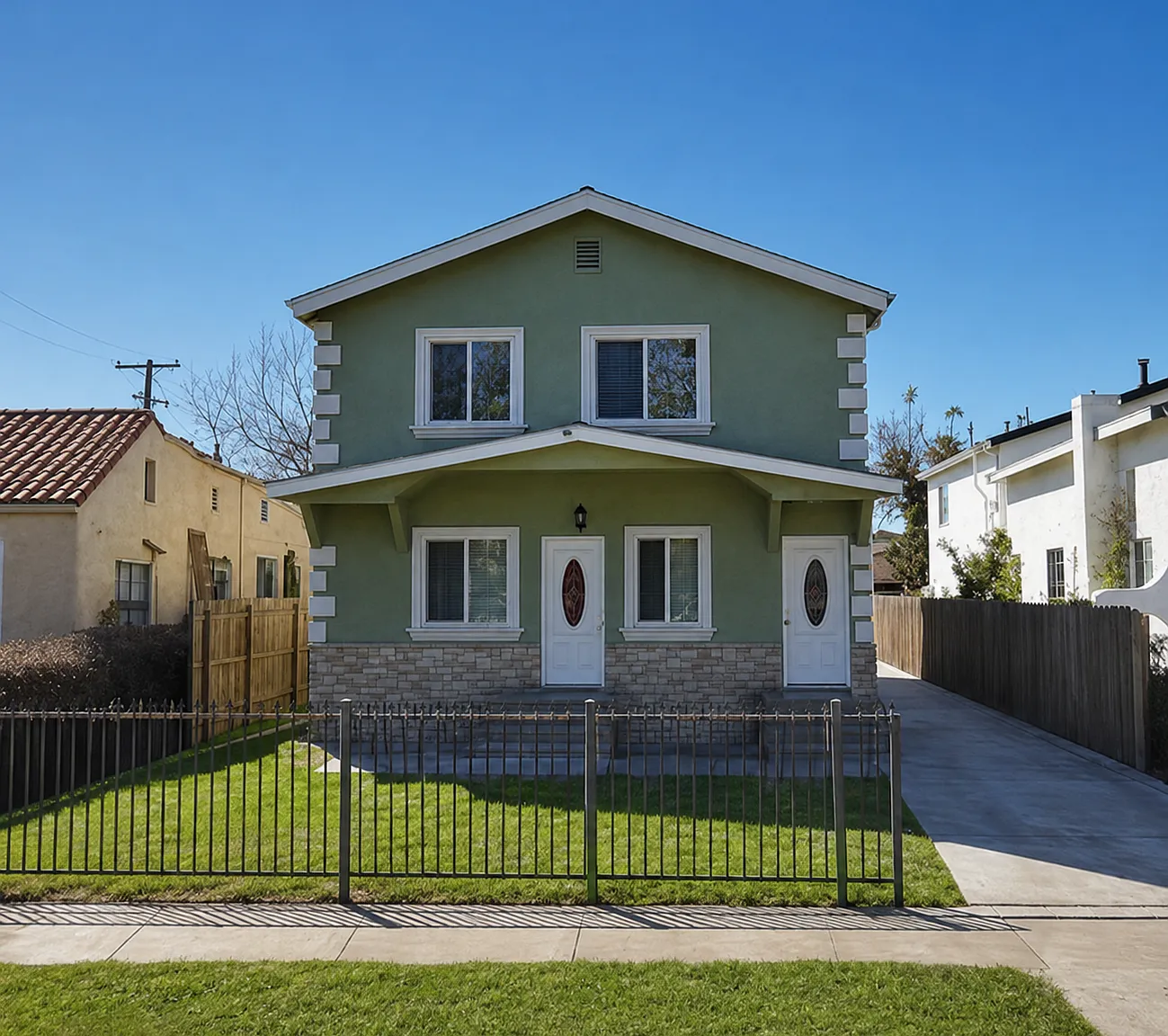4 bed, 1944 sqft, $3,700 — Photo 1