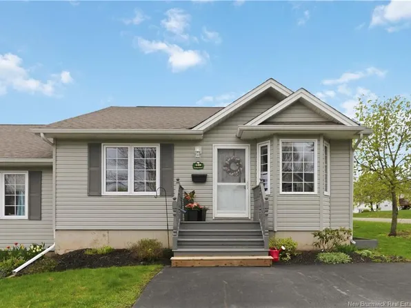 148 Sanford St, Riverview, NB E1B 1H9