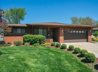 13143 Irvington Dr, Warren, MI 48088