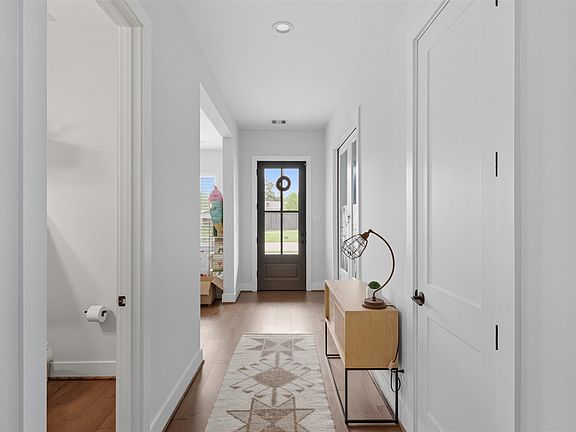 3rd image of 1607 Wakefield Drive