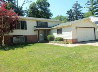 1809 Autumn Ln, Lansing, MI 48912