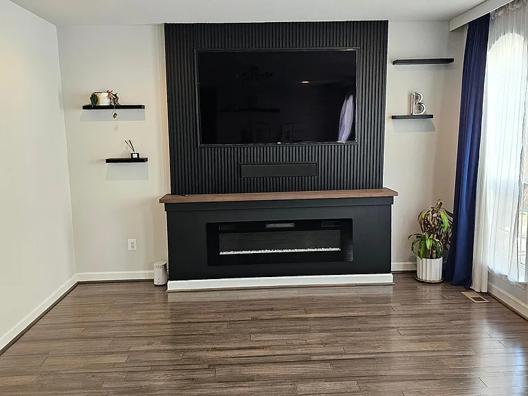 602 Leigh Way — Photo 3