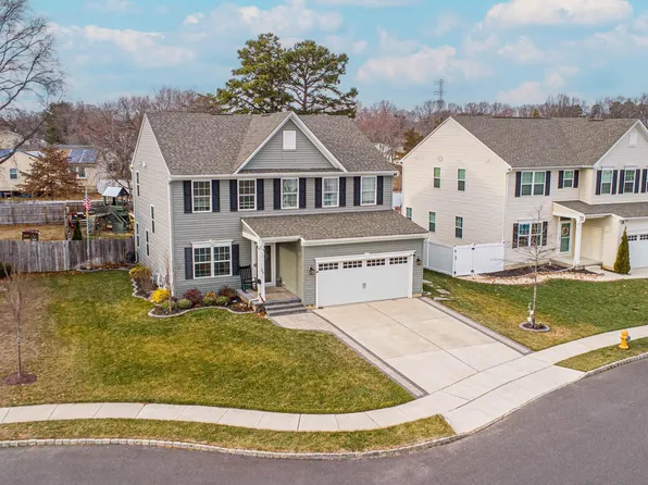 36 Circle Dr, Sicklerville, NJ 08081