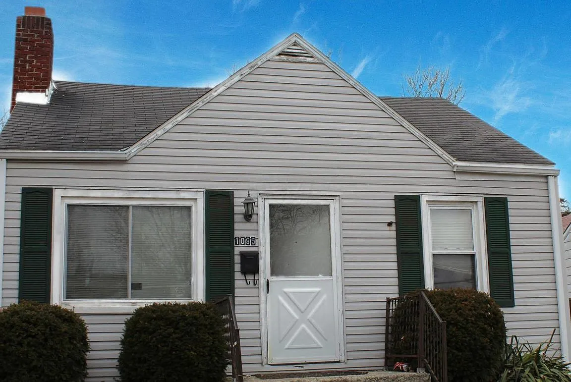 1085 Fairwood Ave photo 1