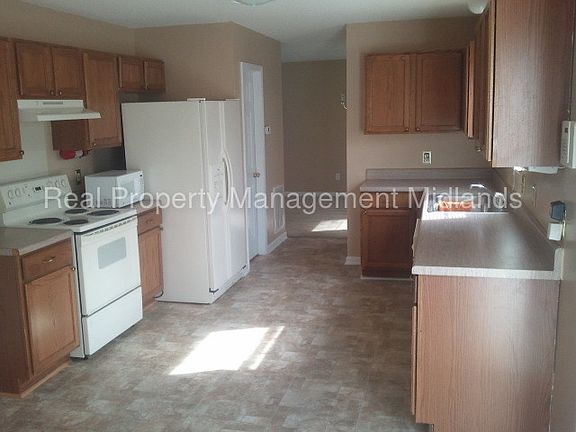 3rd image of 212 Whixley Ln
