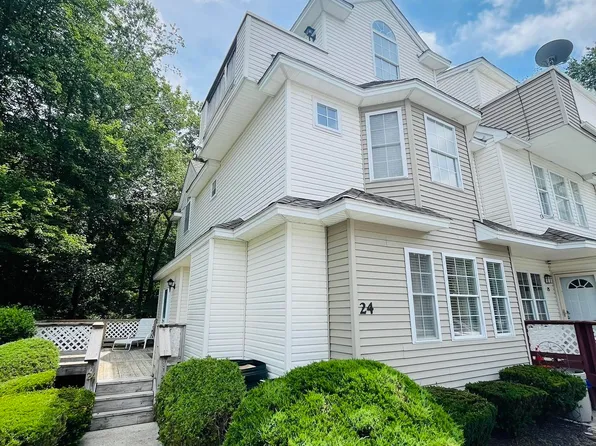 24 Macintosh Ct #24, Egg Harbor Township, NJ 08234