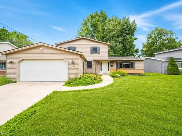 27261 Nantucket Dr, North Olmsted, OH 44070