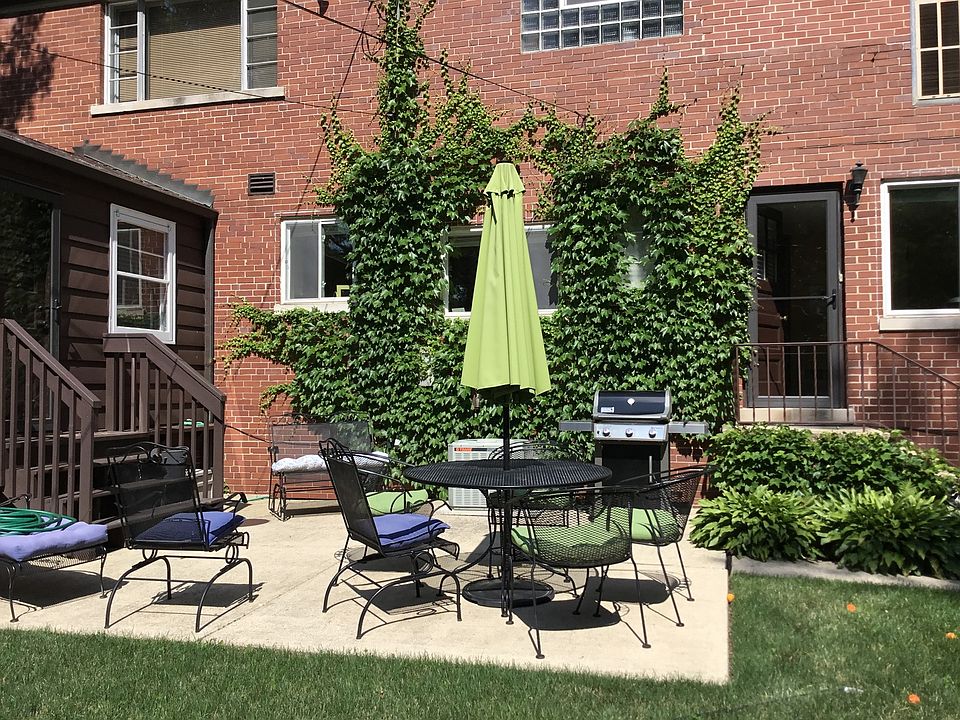 2nd image of 906 N Spring Ave