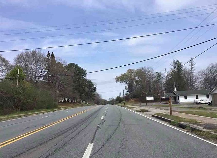 Exterior Neighborhood (street photo)