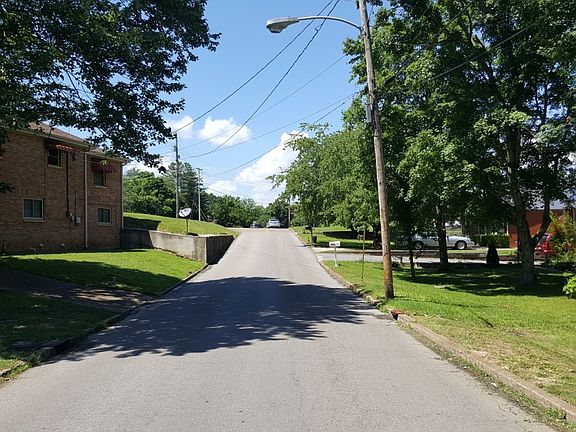 5th image of 136 N Church Ave