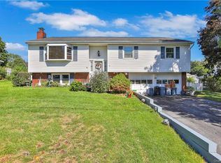 10 Split Tree Dr, New Windsor, NY 12553