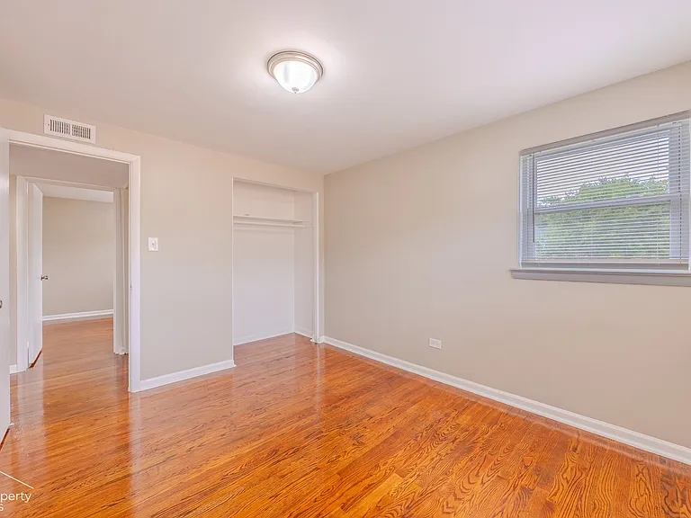 2806 E 76th Pl #3S — Photo 10